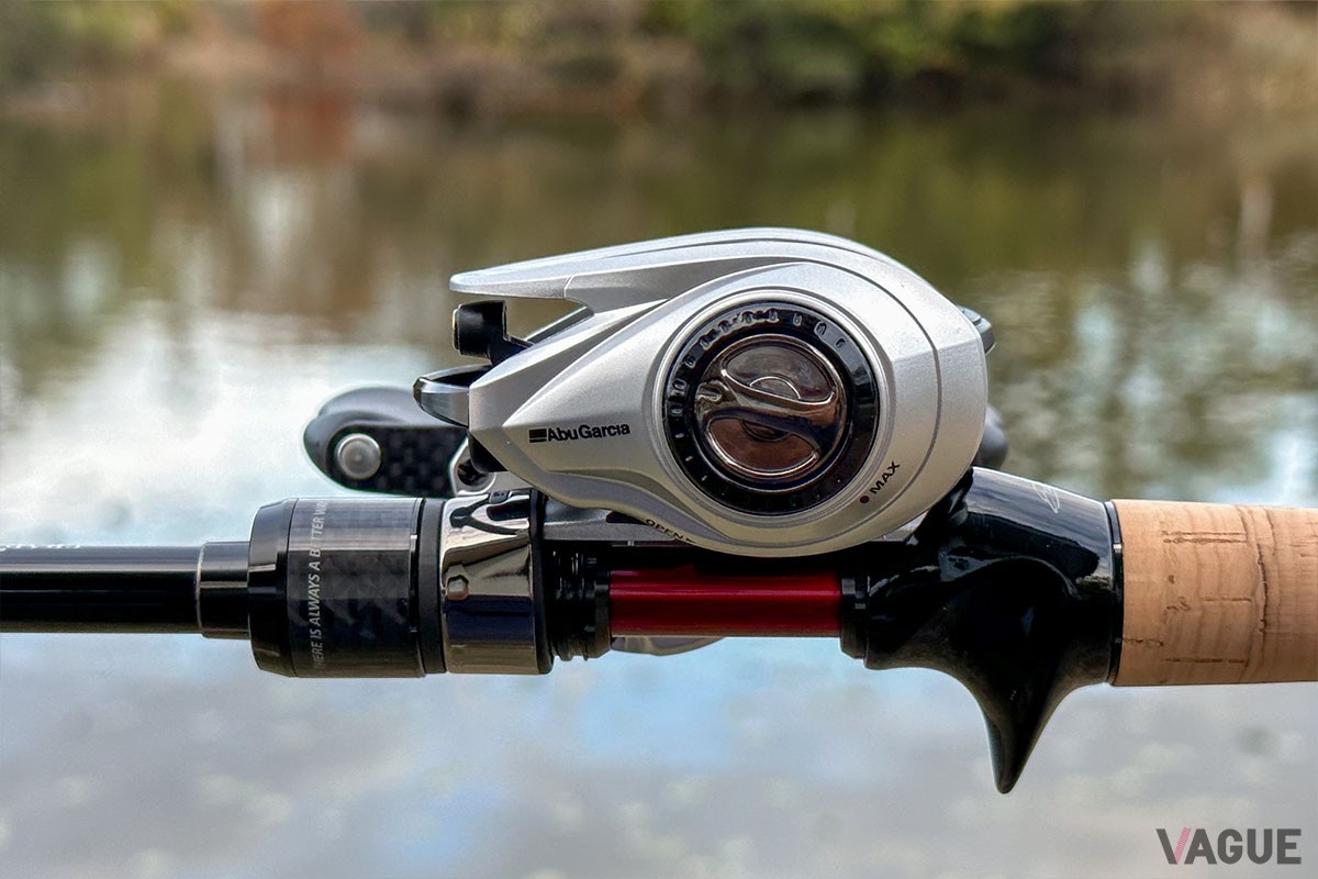 リールフット底面からボディ上部まで37.5mmというローハイトを実現。（写真は「ZENON MG7」）
