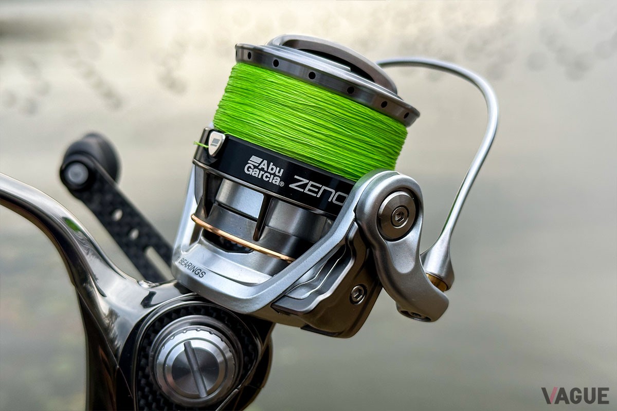 ベールはカッチリした歯切れのよい操作感。開放角を最適化することで、ラインの流れを整えるせいかガイドの糸抜け感も良好でした