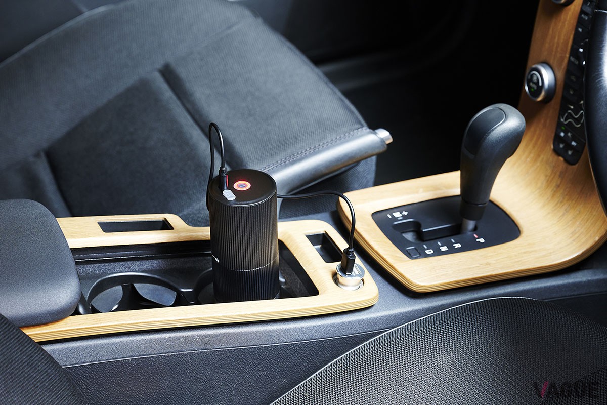 コレス「ポータブルコーヒーグラインダー C350」は、挽きたて・淹れたてのコーヒーを場所やシーンを選ばず気軽に味わえる充電式ポータブルコーヒーグラインダー