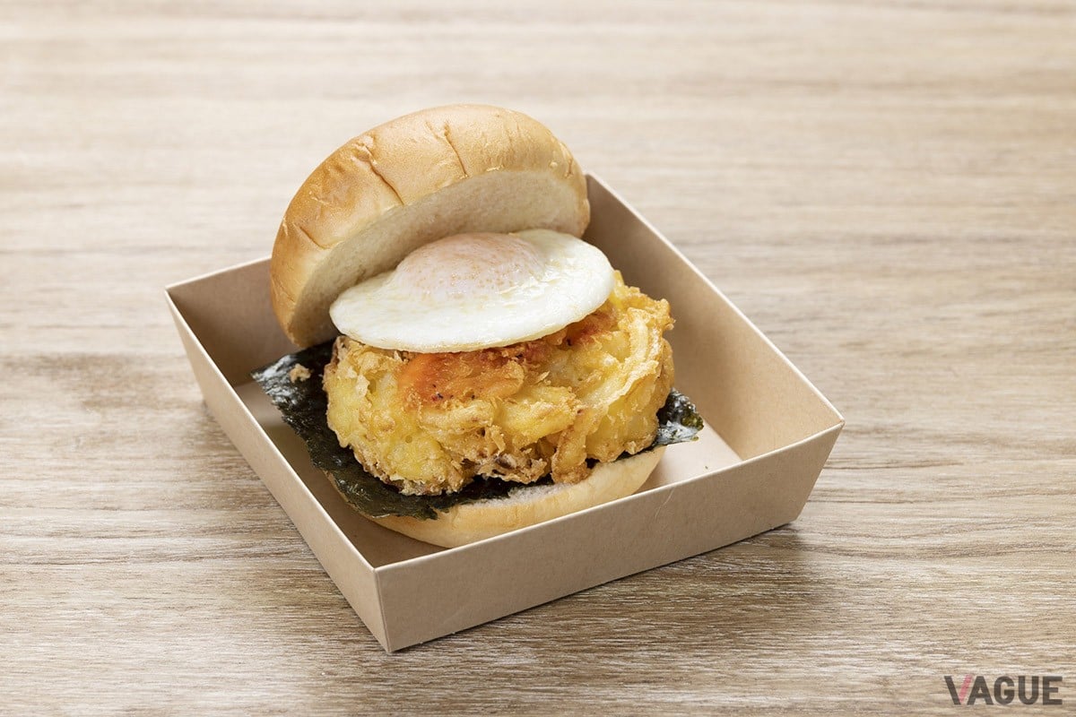 晴天時は富士山や南アルプス、房総半島など360度の大パノラマを臨める上、地元食材を使ったグルメも堪能できる「森の駅 箱根十国峠」