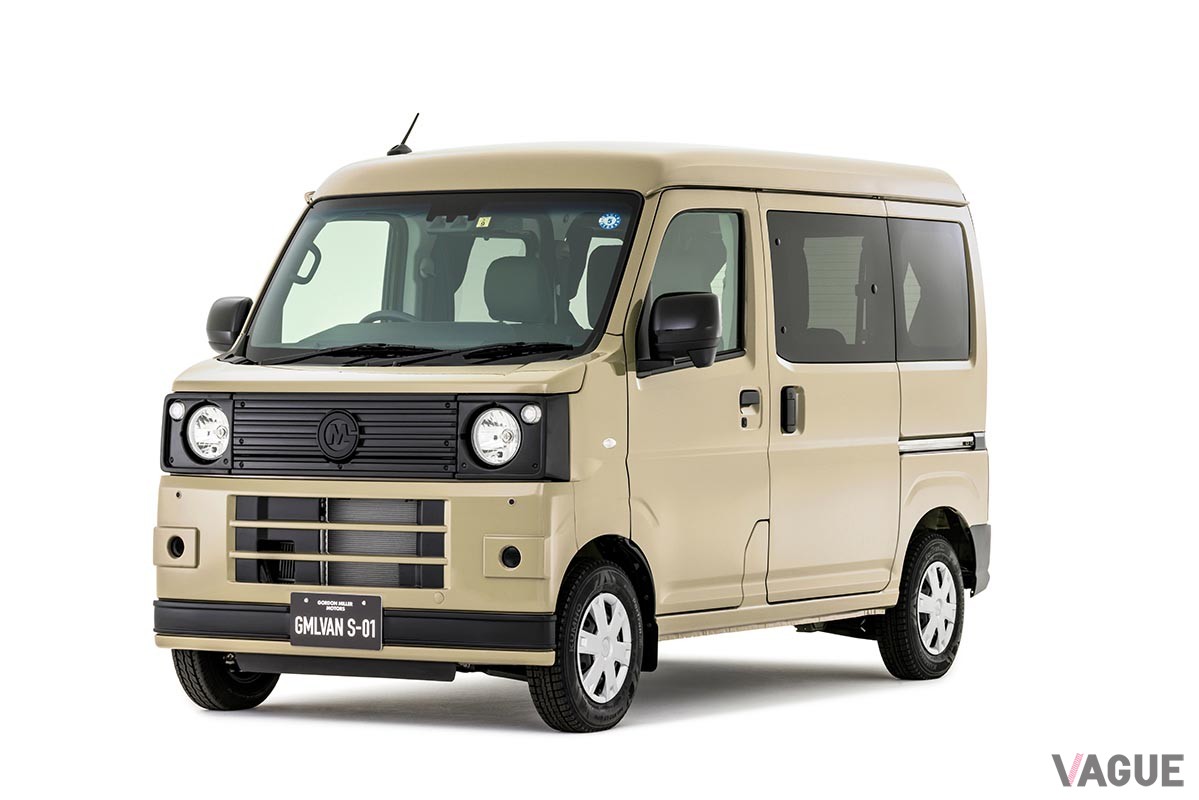 天然のアカシア材をキャビンの床や天井などに貼り、落ち着いて過ごせる車中泊仕様に仕上げたGORDON MILLER「GMLVAN S-01」