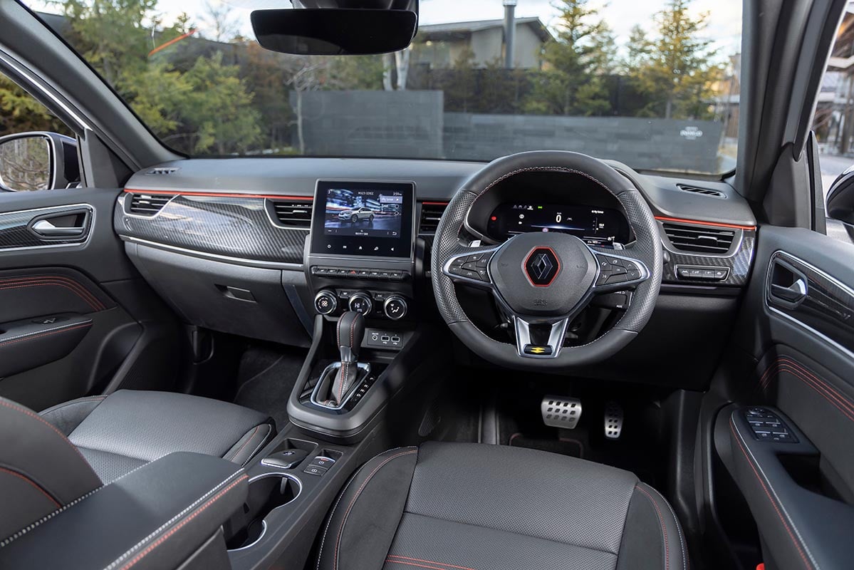 アルカナのコックピット。クルマと対話しながら走りを楽しめる