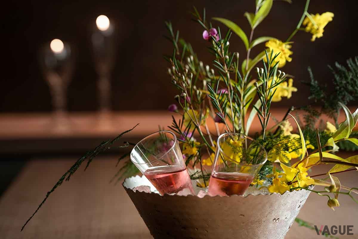 リニューアルされた個室仕様のダイニングでは、伊勢海老や3大和牛など、グレードの高い食材を提供するスペシャルコースも提供