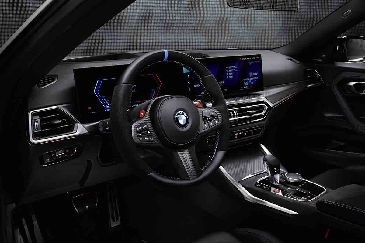 BMW新型「M2」Mパフォーマンスパーツ装着車のインテリア