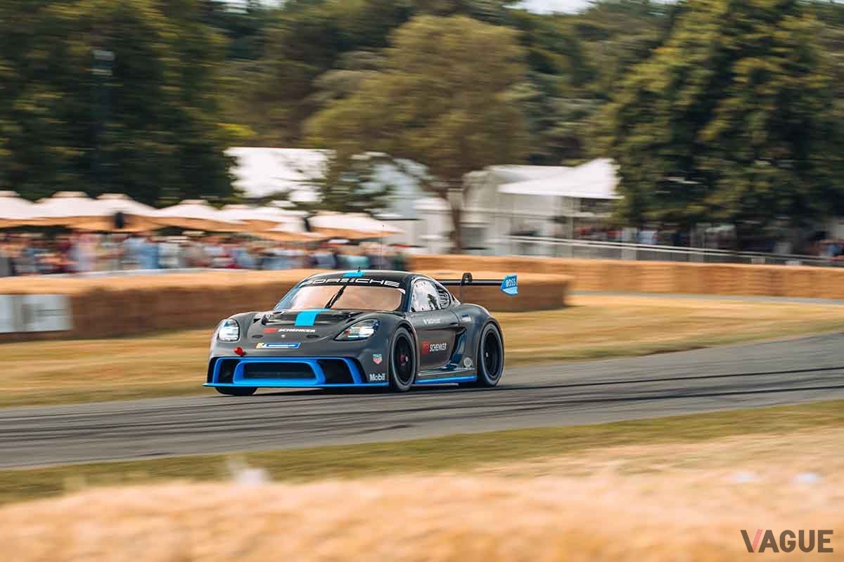 718ケイマンGT4 クラブスポーツをEVにコンバートした試作車、「718ケイマンGT4 eパフォーマンス」