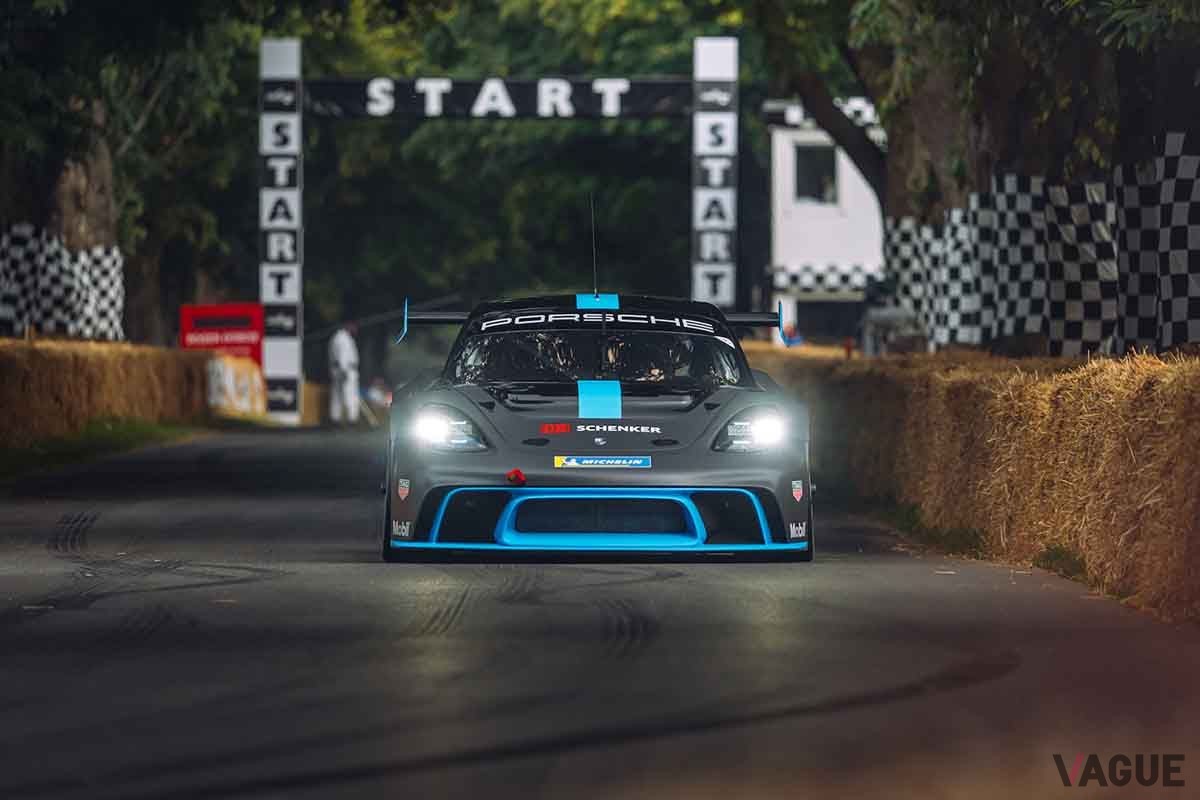 718ケイマンGT4 クラブスポーツをEVにコンバートした試作車、「718ケイマンGT4 eパフォーマンス」