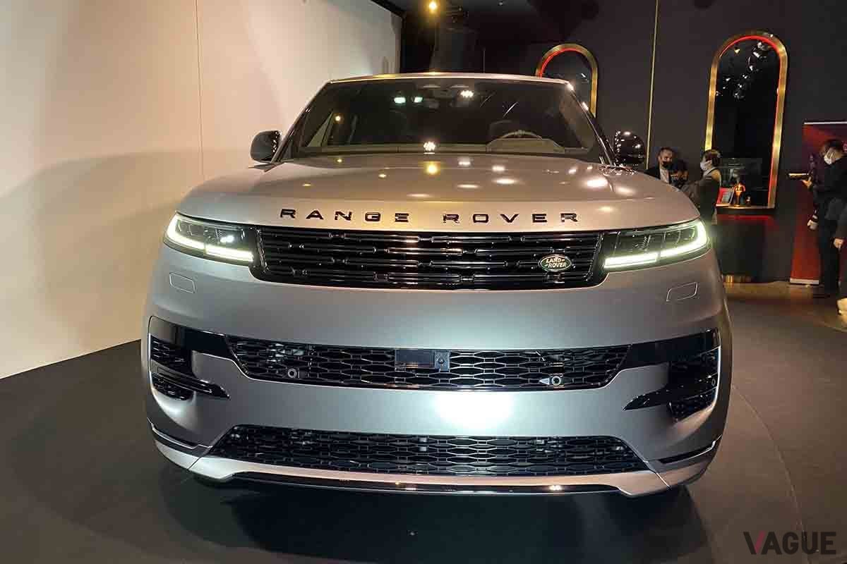 日本初公開された新型「レンジローバースポーツ」
