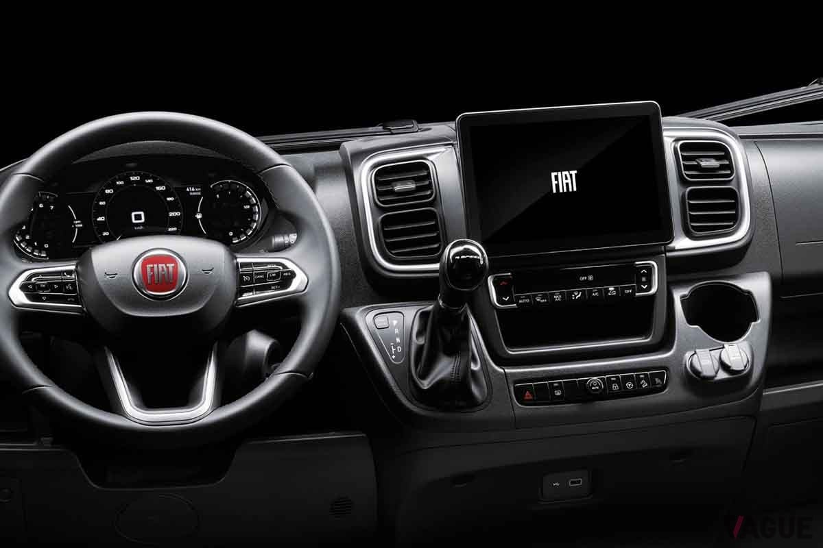 フィアット「デュカト」のインテリア