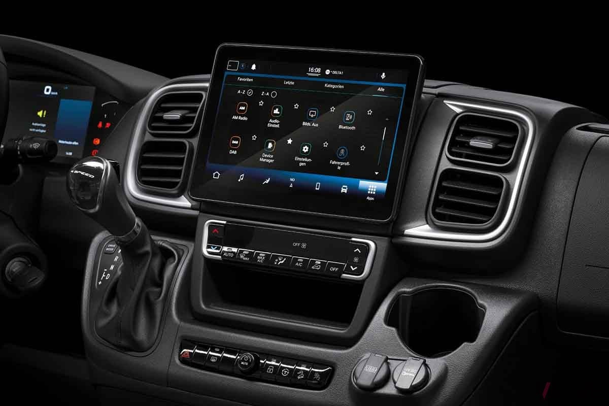 フィアット「デュカト」のインテリア