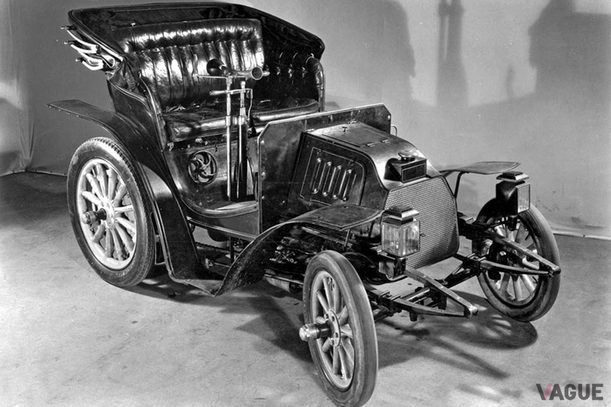 1909年の「メルセデス31／55ps」。右ハンドル(c)Mercedes-Benz AG