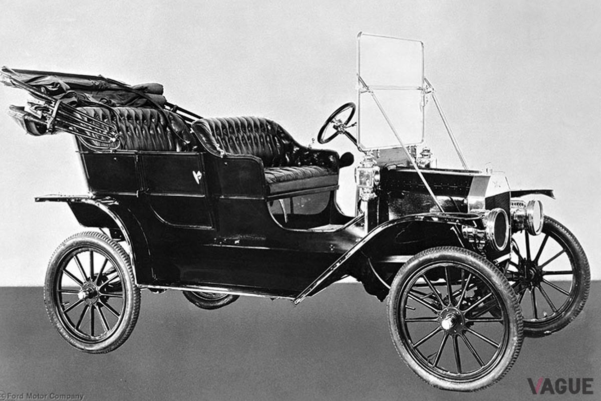 1908年製フォード「モデルT」（T型フォード）。左ハンドル