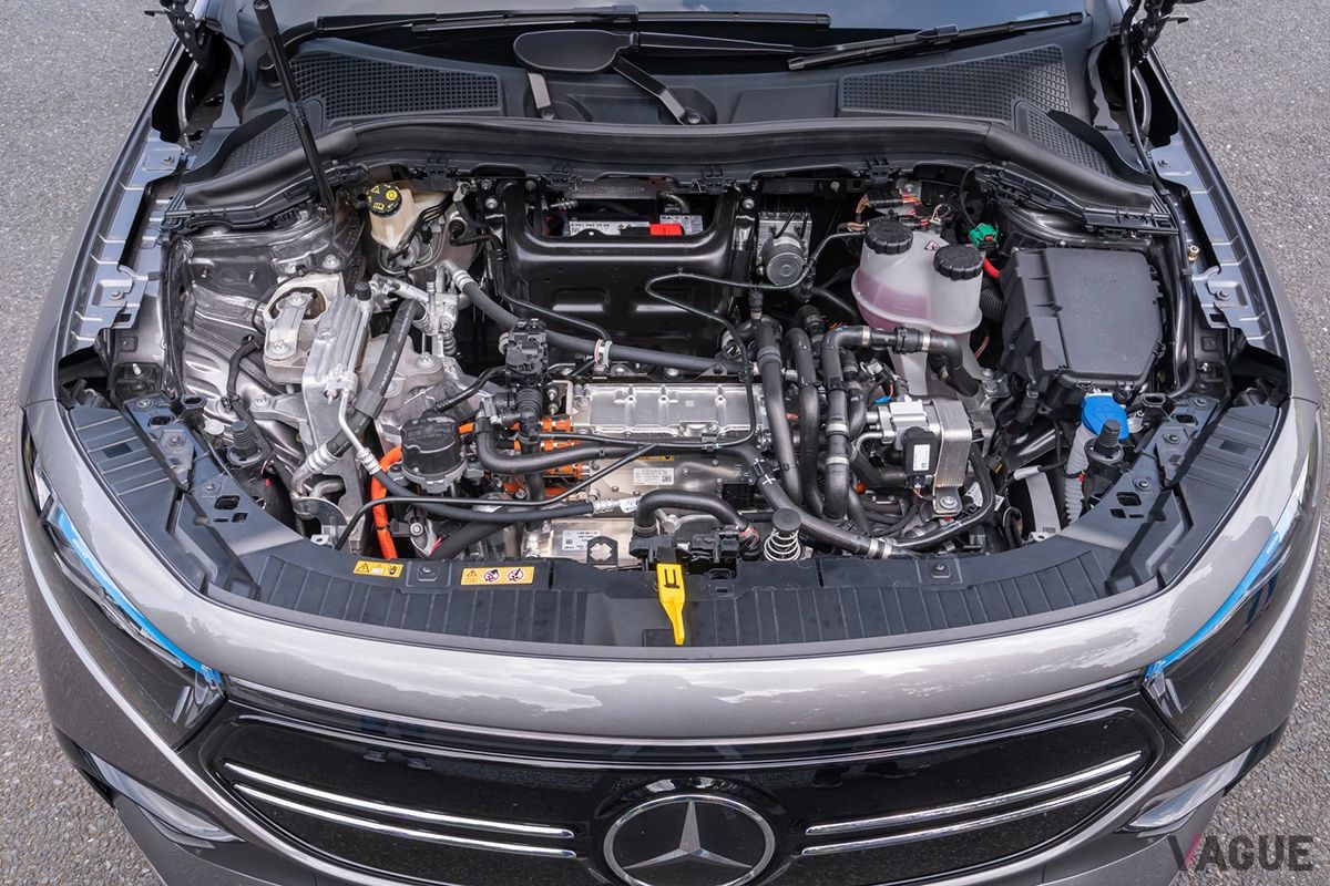 メルセデス・ベンツ「EQA250」。140kW（190馬力）を発生するモーターを搭載、前輪を駆動する