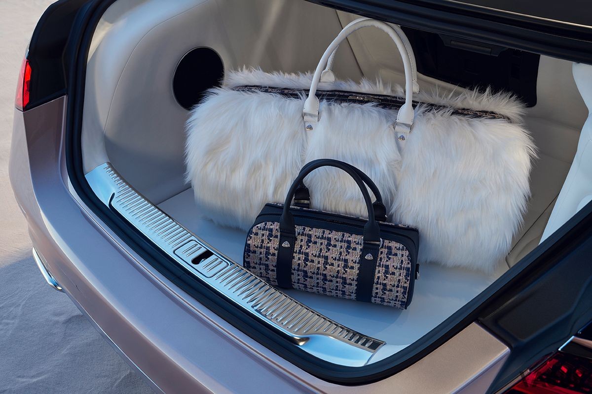 「メルセデス・マイバッハSクラス オート・ヴォアチュール」の荷室