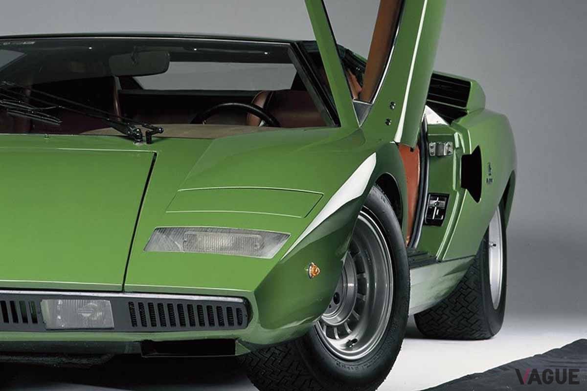 1974年登場のランボルギーニ「カウンタック」。漫画「サーキットの狼」などスーパーカーブームの際、子どもたちの憧れの1台だった