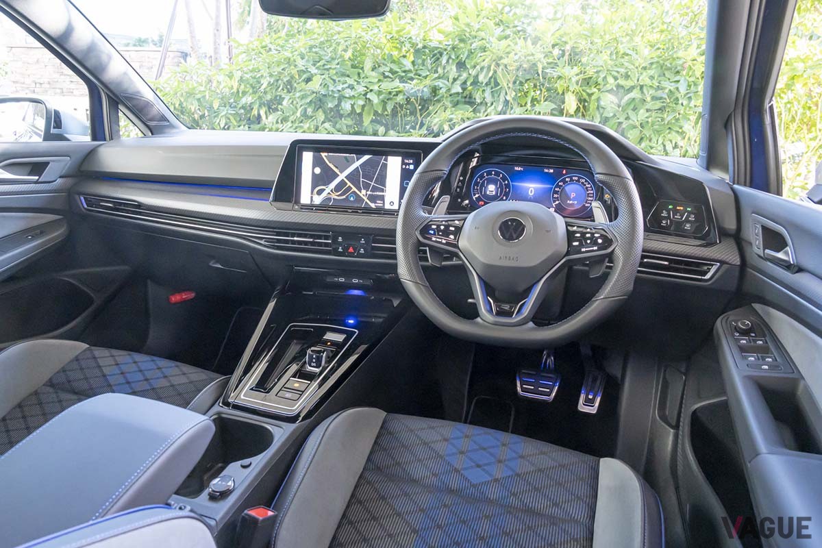 VW新型「ゴルフR」のインテリア