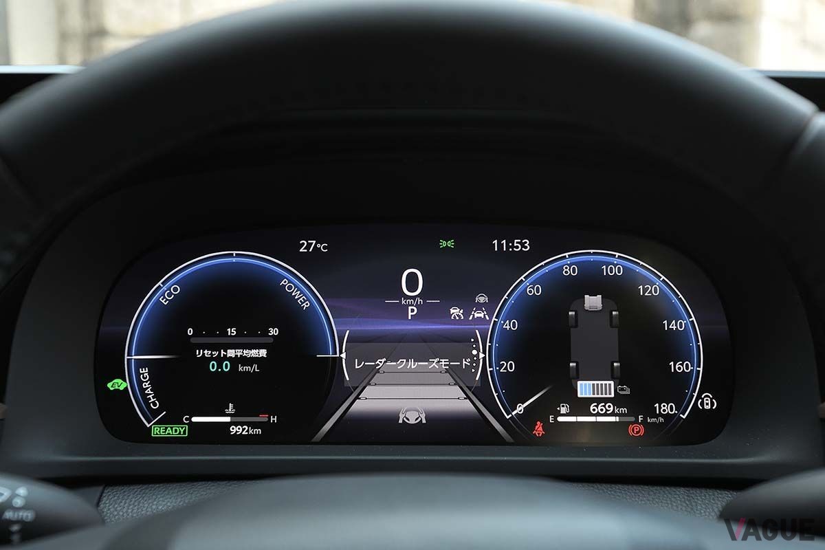 トヨタ新型「クラウン・クロスオーバー」のインテリア