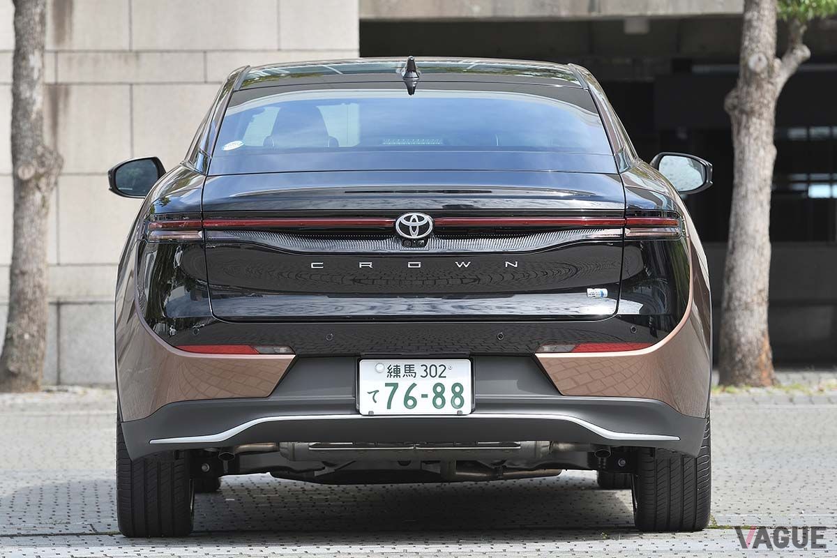 トヨタ新型「クラウン・クロスオーバー」