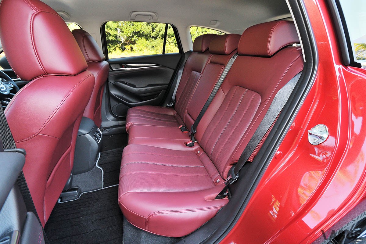 20周年記念車の設定と併せて「マツダ6」の商品改良も実施。好評だった「ブラックトーンエディション」の世界観をさらに深化させた新グレード「スポーツアピアランス」も設定（写真／和田清志）