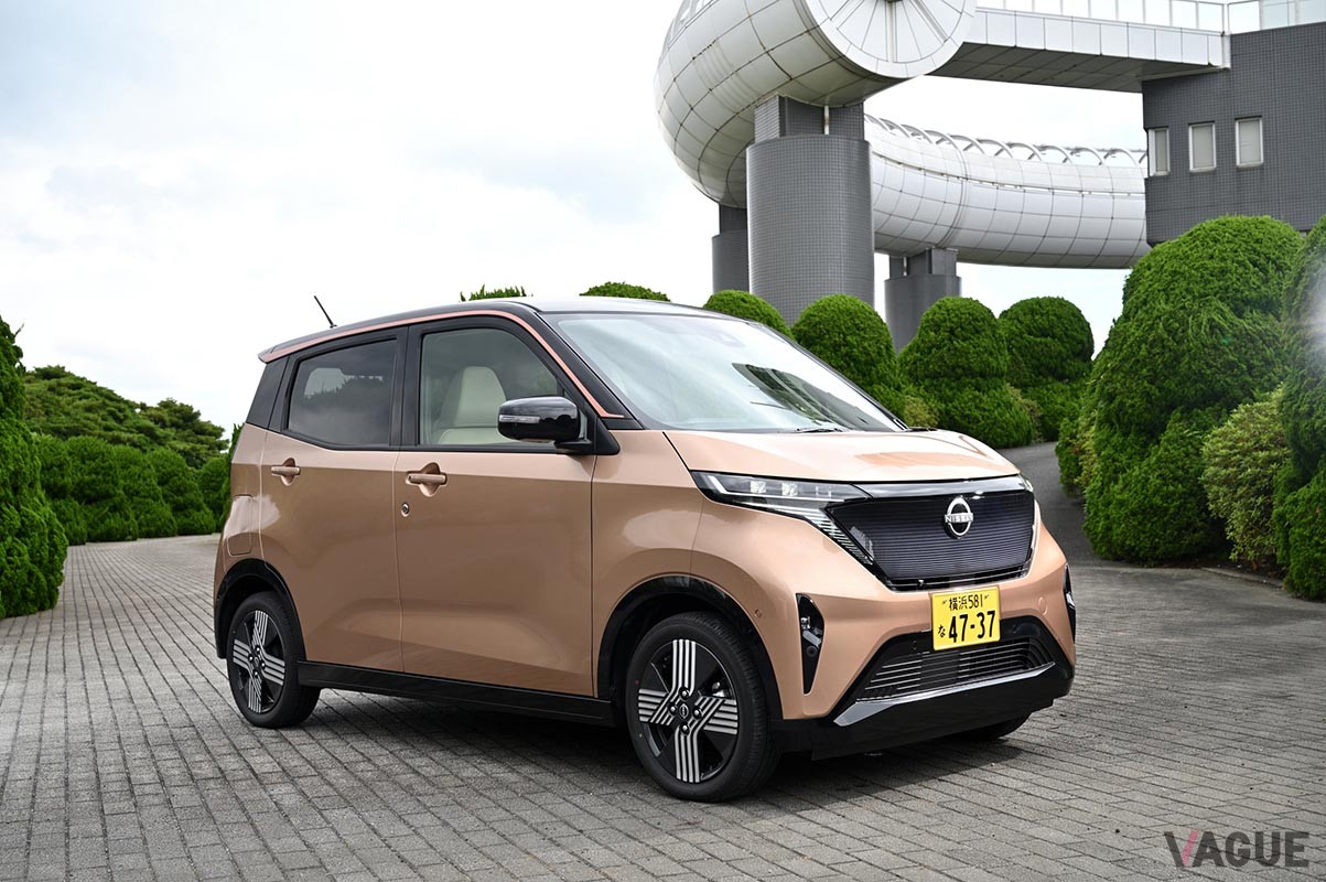43回に及ぶ歴史上、軽自動車で初めて日本カー・オブ・ザ・イヤーの栄冠に輝いた日産「サクラ」と三菱「eKクロスEV」