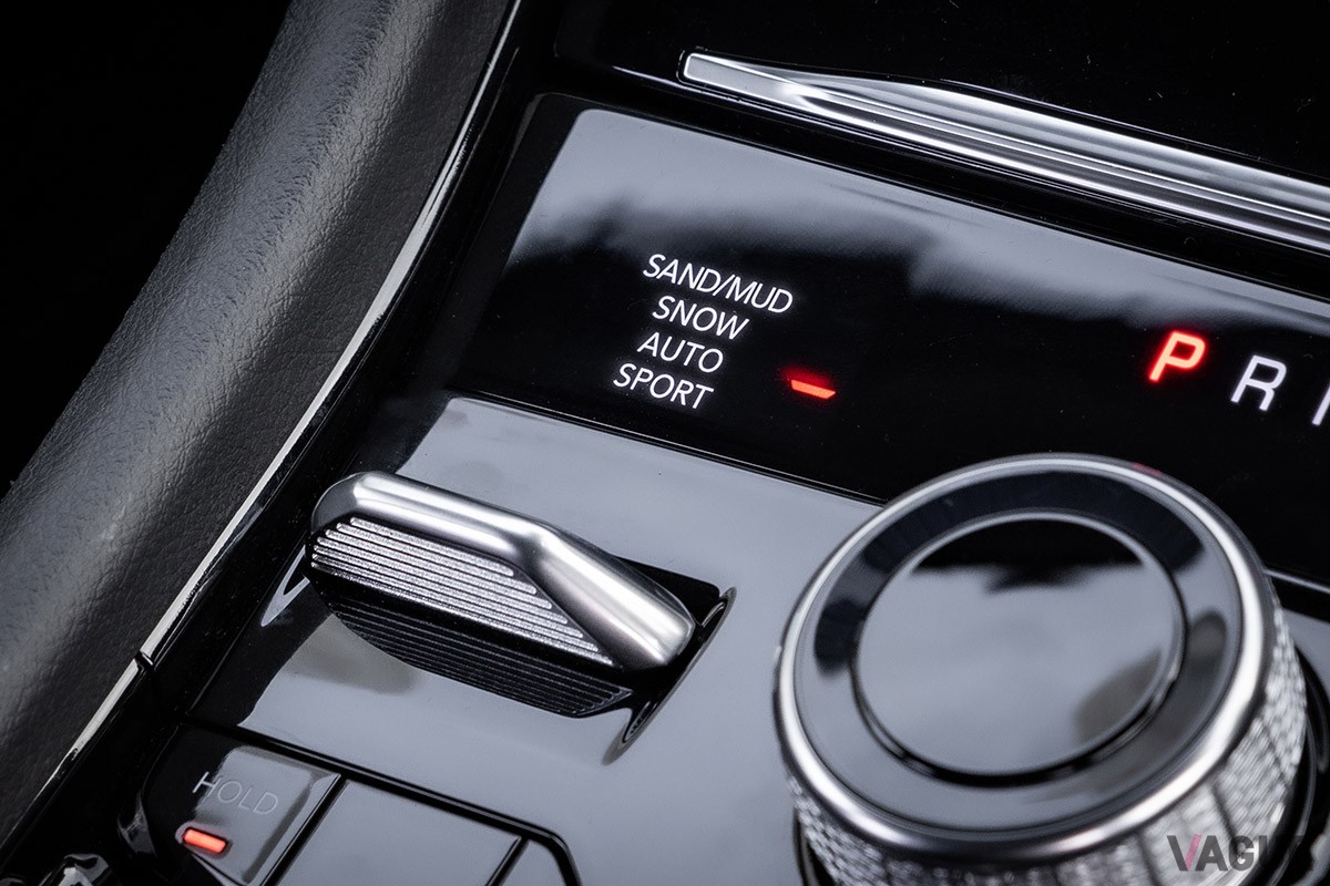 2列シート仕様のジープ新型「グランドチェロキー」