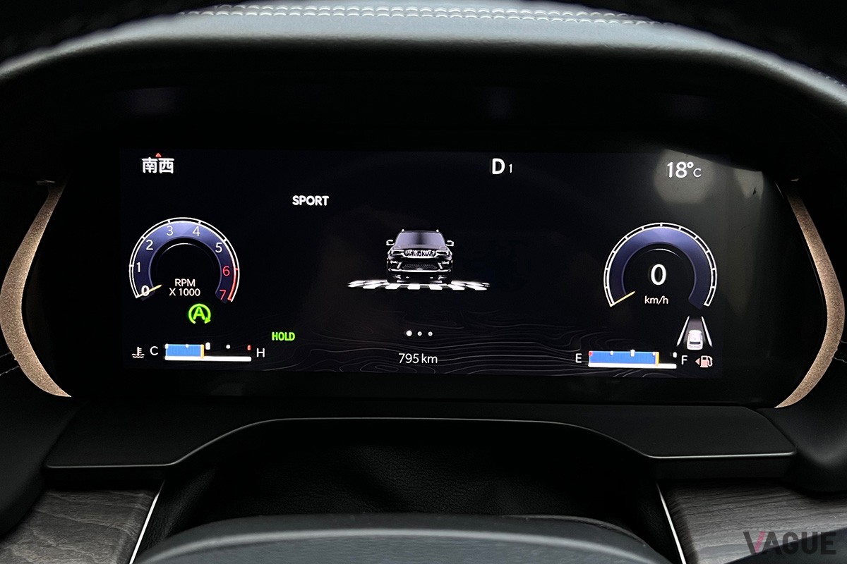 2列シート仕様のジープ新型「グランドチェロキー」