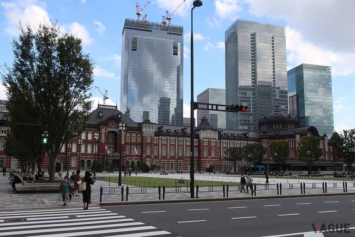 三菱地所のオフィスビルにある駐車場「丸の内パークイン」から皇居も近い