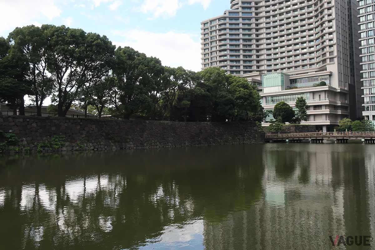 三菱地所のオフィスビルにある駐車場「丸の内パークイン」から皇居も近い