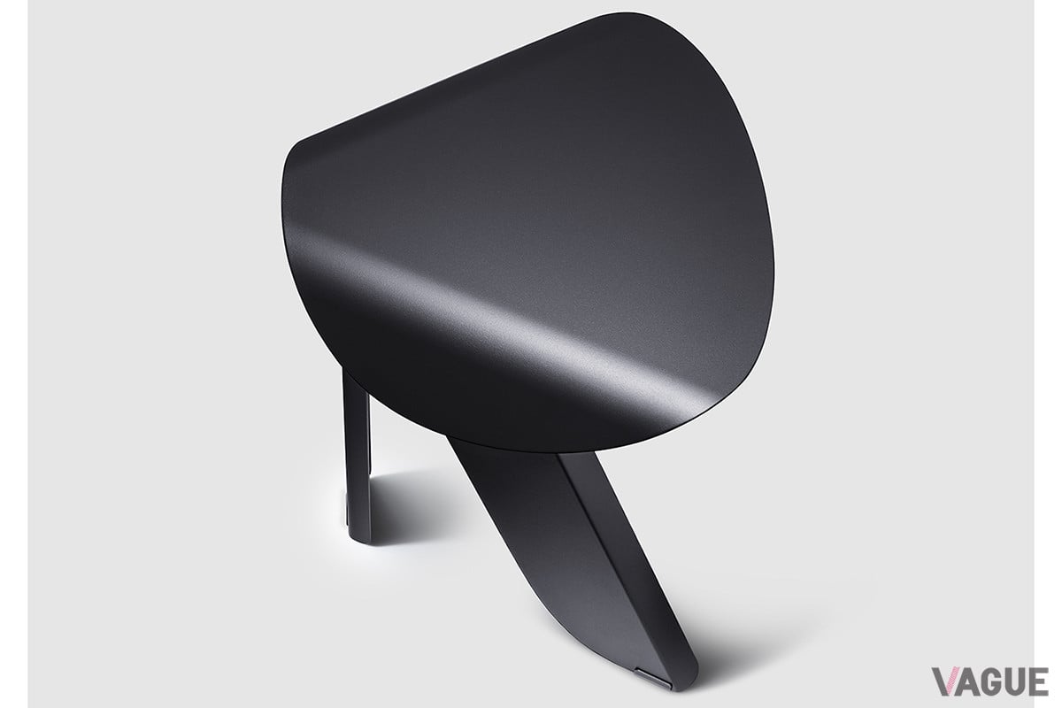 「SUITE STOOL」はまるで動物がそこにいるかのようなユニークなたたずまいが愛らしい