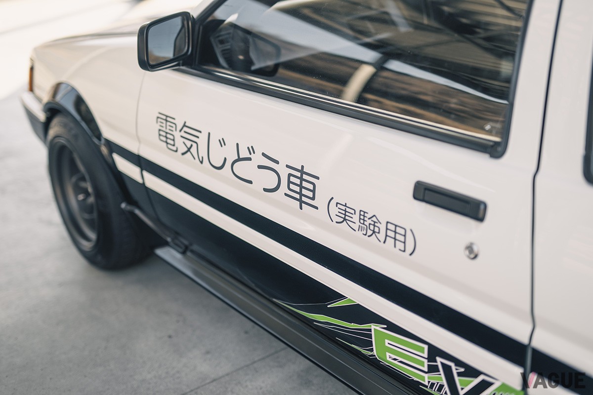 「東京オートサロン2023」のGRブースを飾ったAE86型「カローラ レビン」はEVにコンバートされたモデル。MT搭載で華麗なドリフト走行も決まる未来型のAE86だ