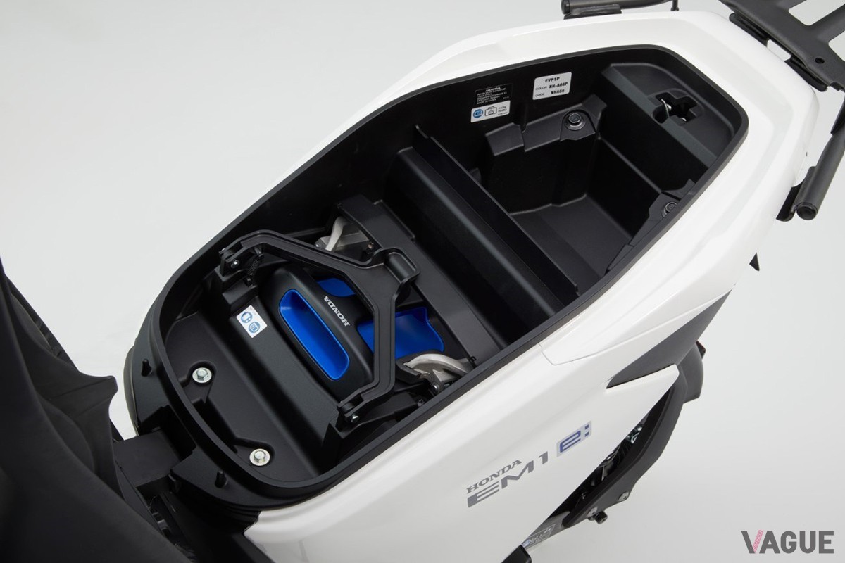 1回の充電で40km以上走行できるホンダの電動バイク「EM1 e:」