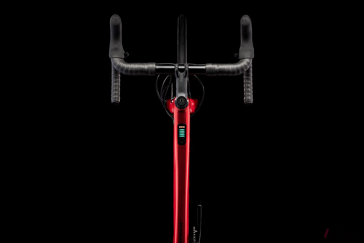 56サイズで14.06kg（56サイズ）という驚異的な軽さを実現したトレックのロードバイク仕様e-Bike「Domane＋AL」