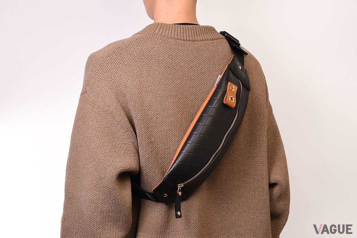 ホンダ車の純正シートカバーと廃タイヤチューブを融合した「SEAL×Honda Accessボディバッグ」