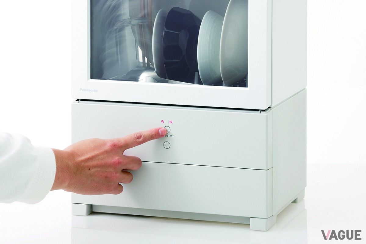 業界最小設計と着脱タンク式による設置の簡単さでキッチンの利便性を高めるパナソニックのパーソナル食洗機「SOLOTA」NP-TML1