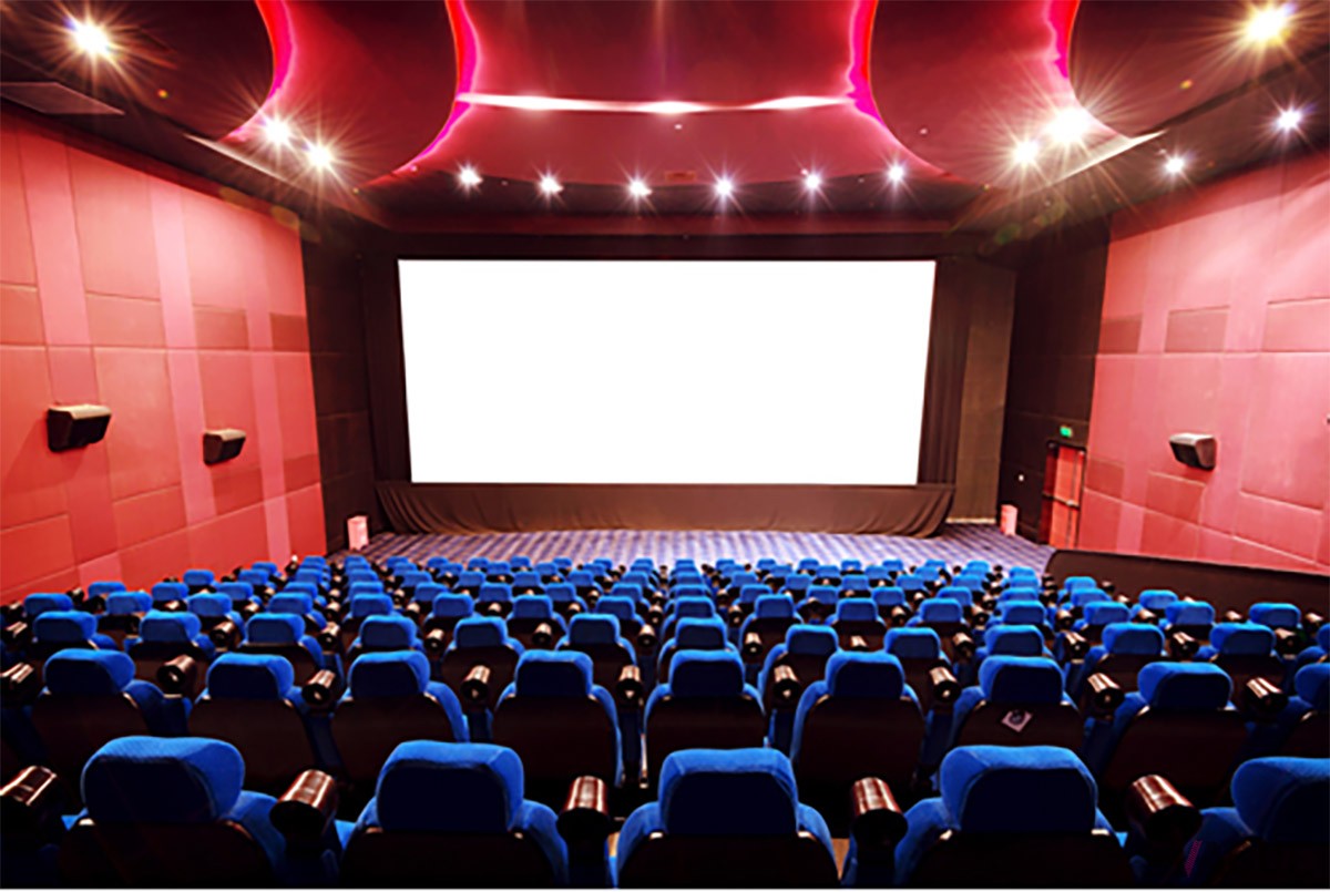 完全招待制カード「Black Diamond」会員限定のプライベートビューイングは、ラグジュアリーを極めた4DX/MX4Dで。座席が上下左右に動き、水飛沫や香りなどの特殊効果も