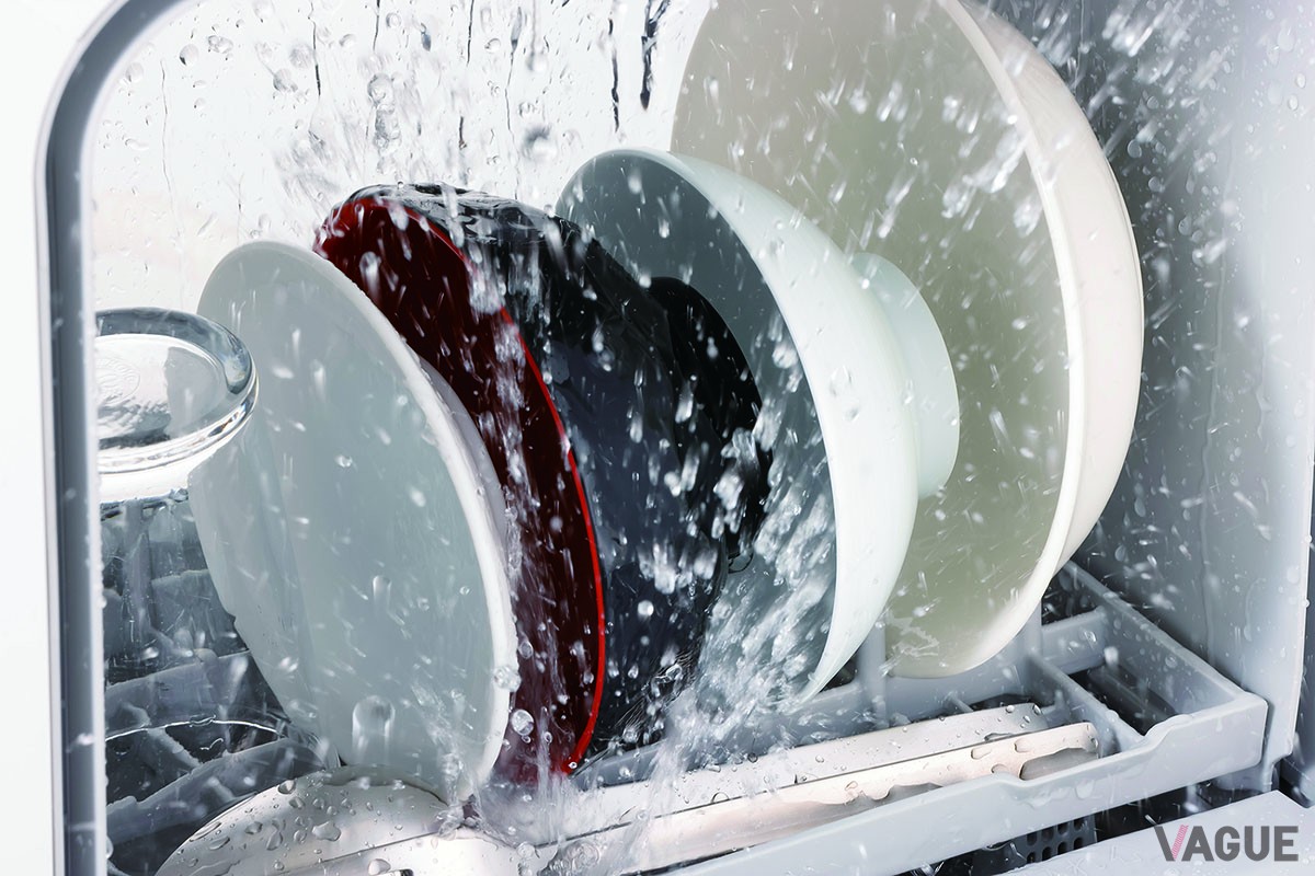 業界最小設計と着脱タンク式による設置の簡単さでキッチンの利便性を高めるパナソニックのパーソナル食洗機「SOLOTA」NP-TML1