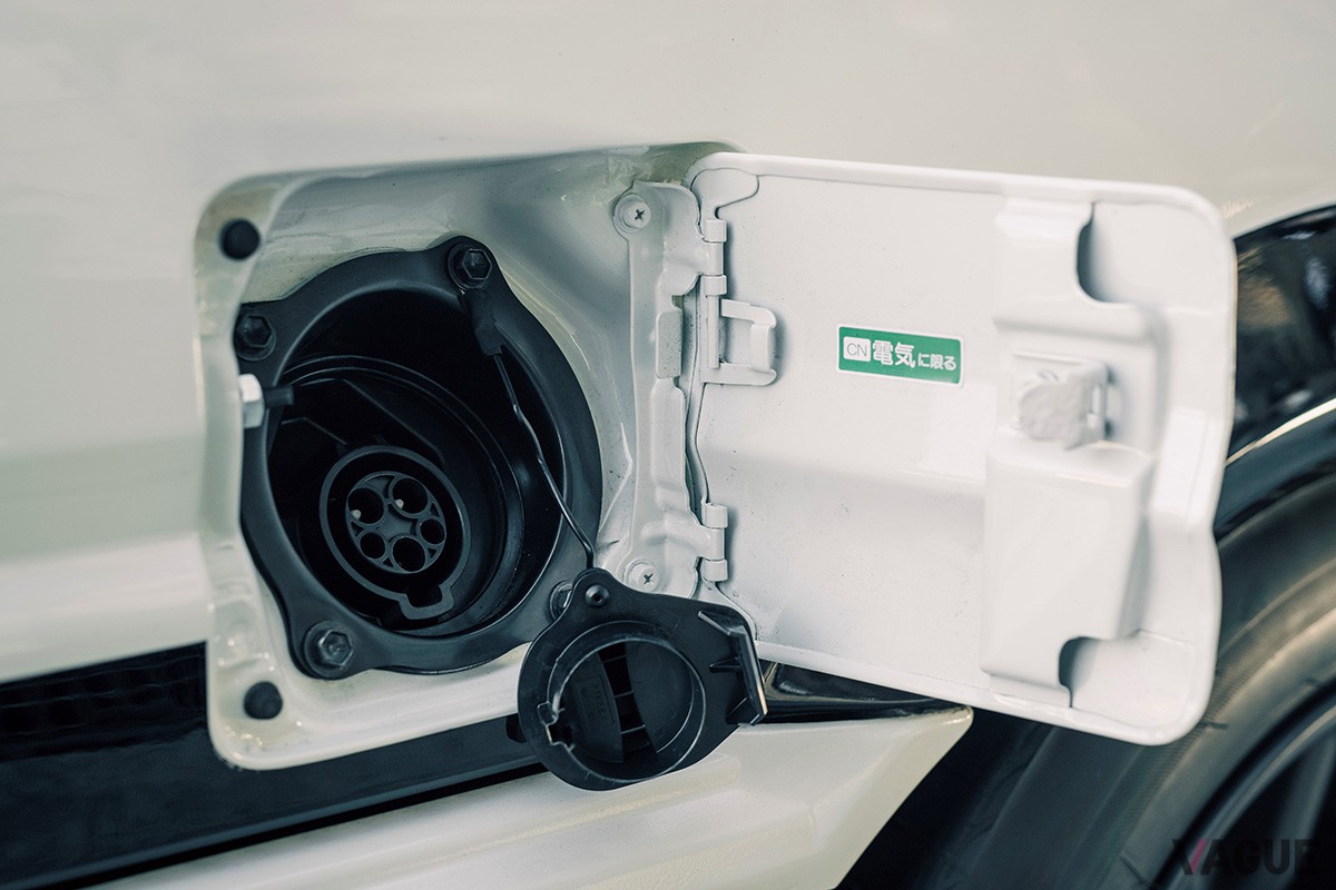 「東京オートサロン2023」のGRブースを飾ったAE86型「カローラ レビン」はEVにコンバートされたモデル。MT搭載で華麗なドリフト走行も決まる未来型のAE86だ