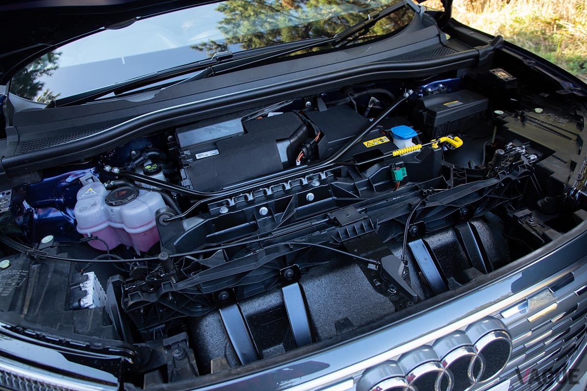 駆動用の電気モーターは最高出力150kW、最大トルク310Nm を発生