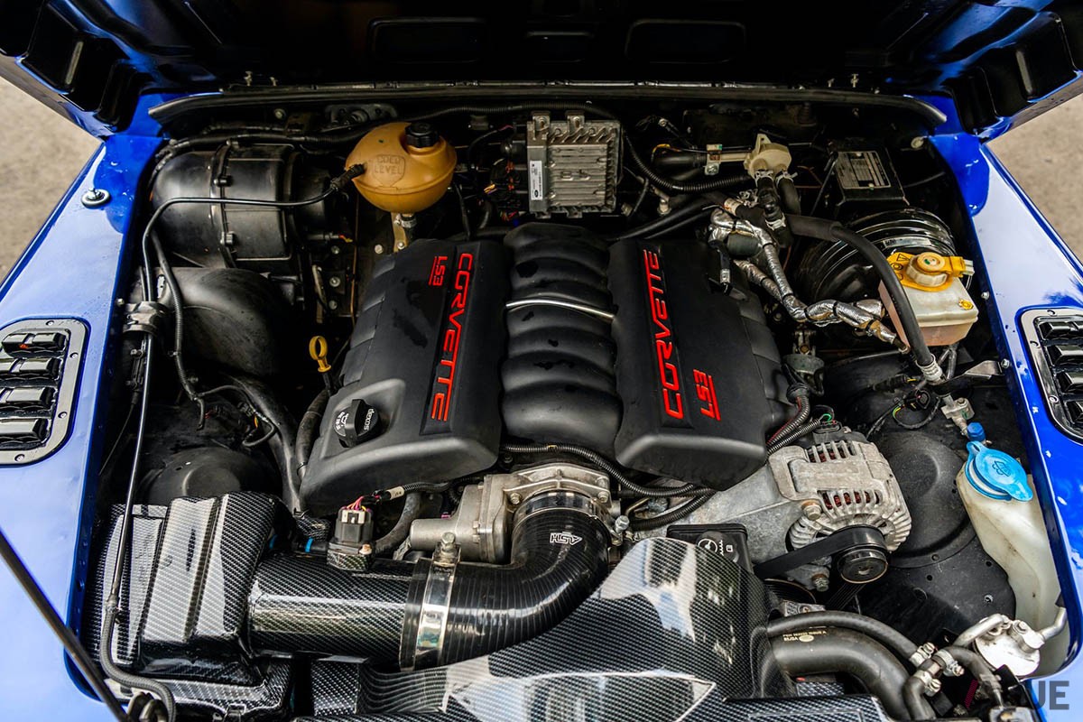 エンジンはシボレー「コルベット」用のV8エンジン“LS3”に積み替えられている（C）Collecting Cars
