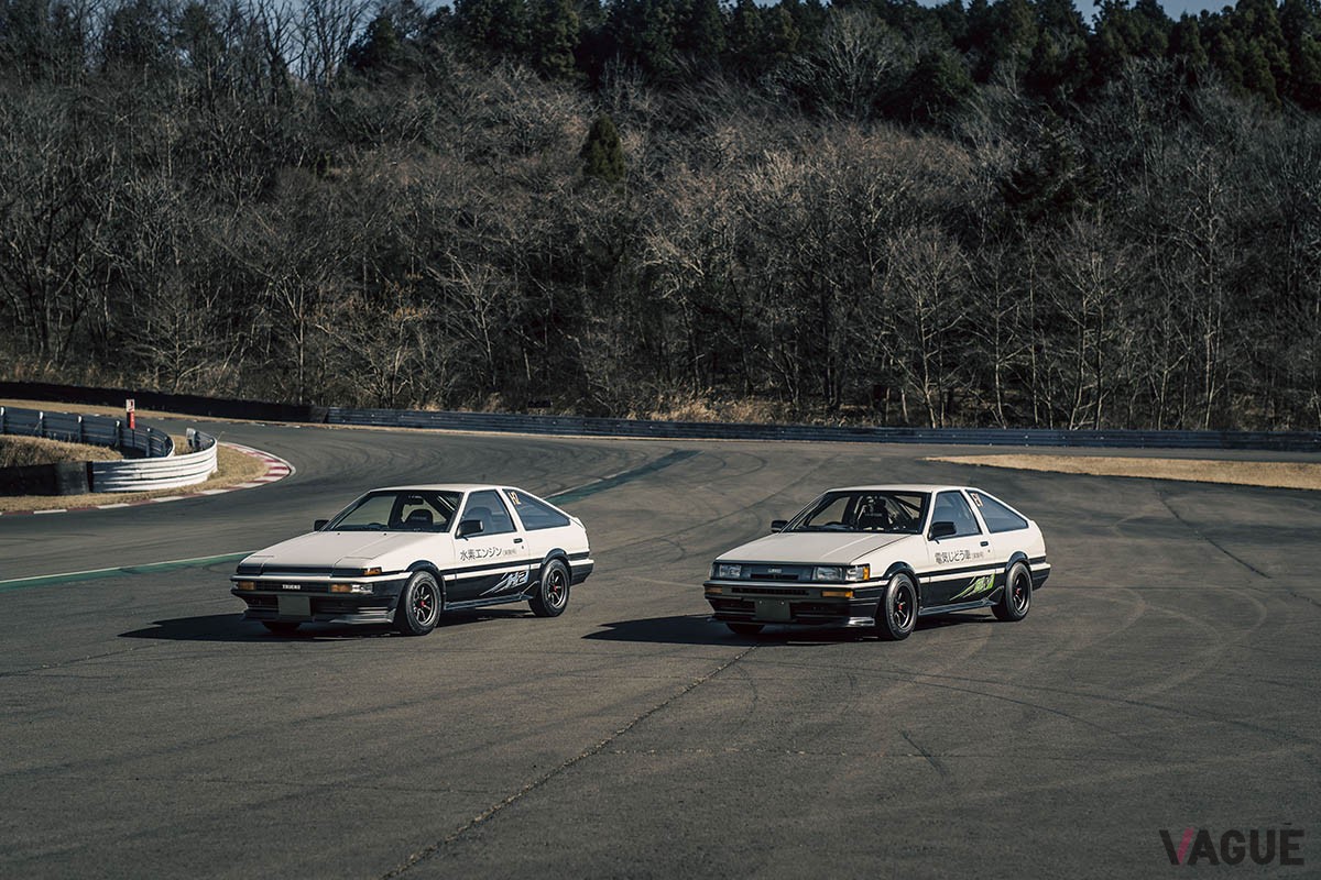 「東京オートサロン2023」のGRブースを飾った2台のAE86。「カローラ レビン」はEVにコンバートされたモデルで「スプリンター トレノ」は水素エンジン搭載車
