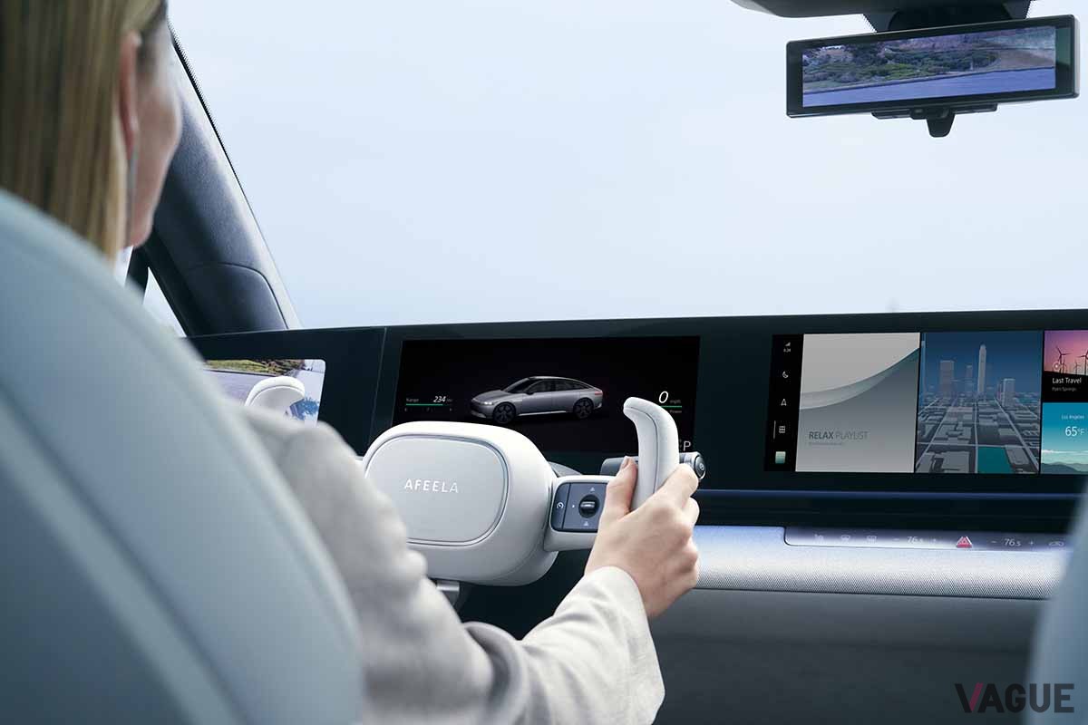 ソニー・ホンダモビリティが発表した新ブランド「AFEELA（アフィーラ）」を冠したEVのプロトタイプのインテリア