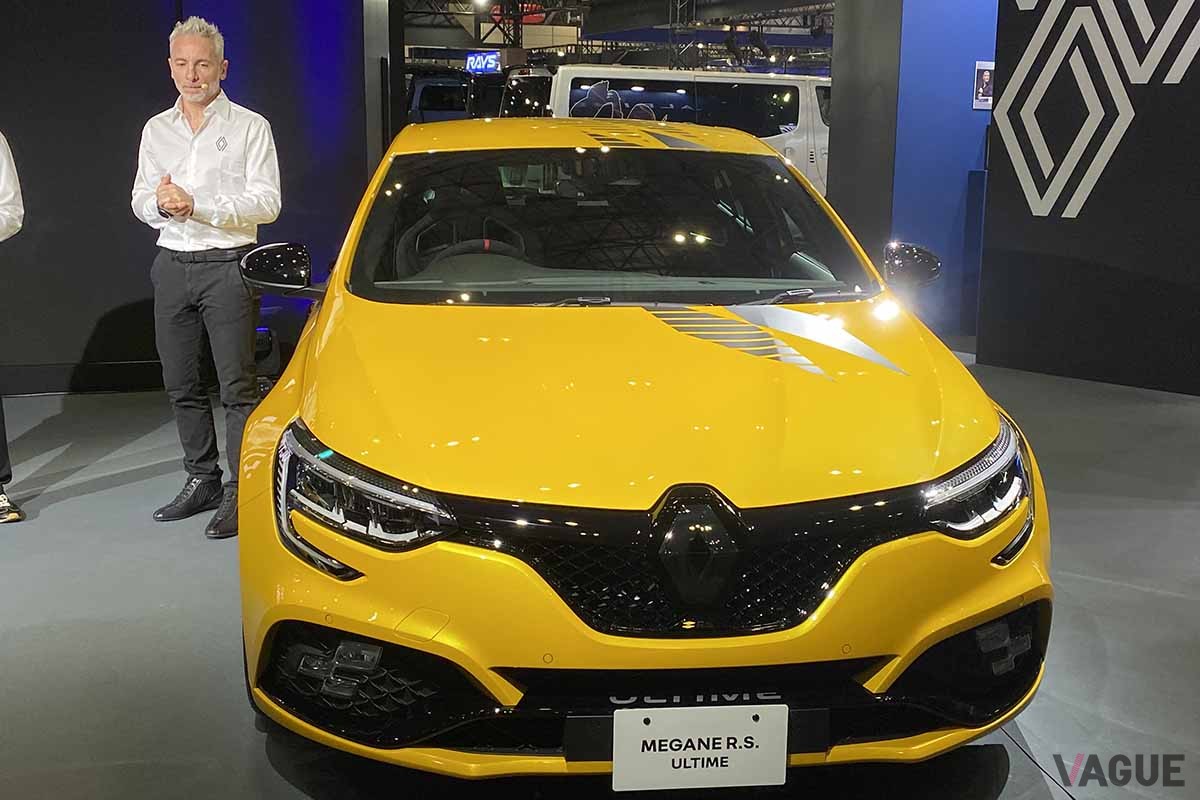 ルノーの限定車「メガーヌR.S.ウルティム」とロラン・ウルゴン氏
