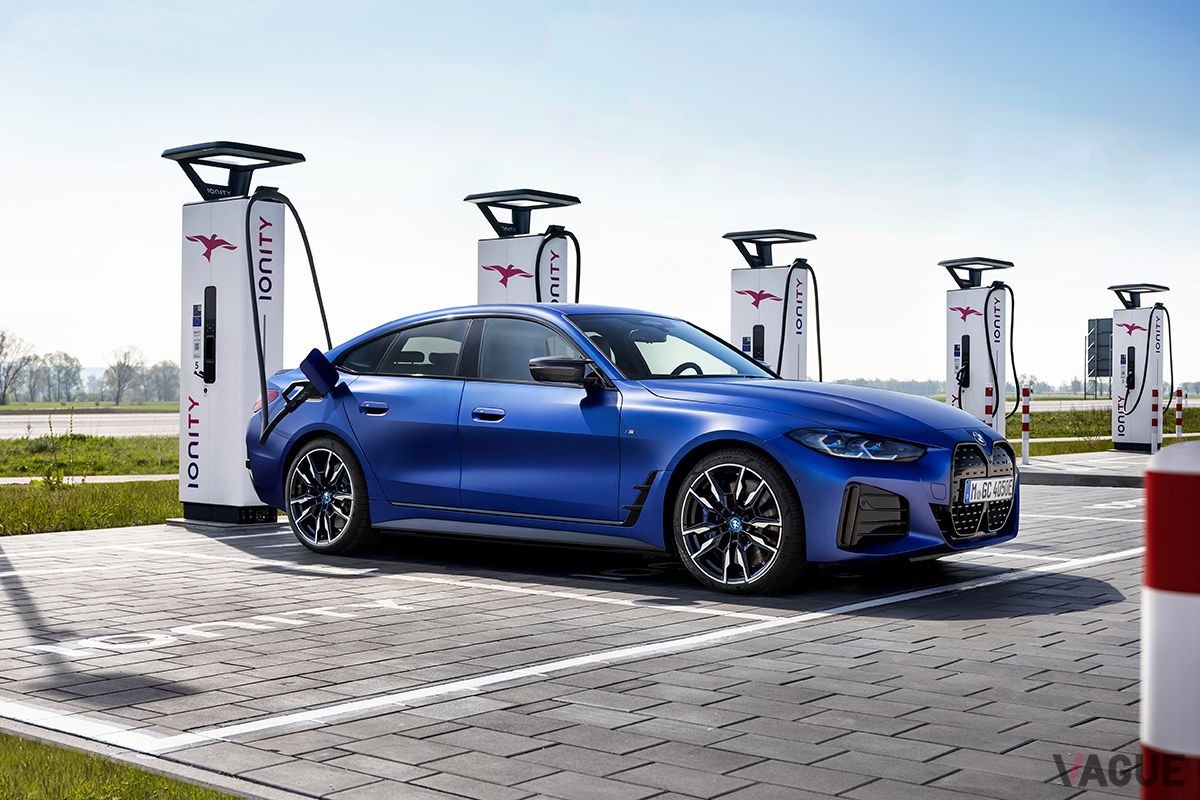 2022年2月に日本で登場した「i4 M50」