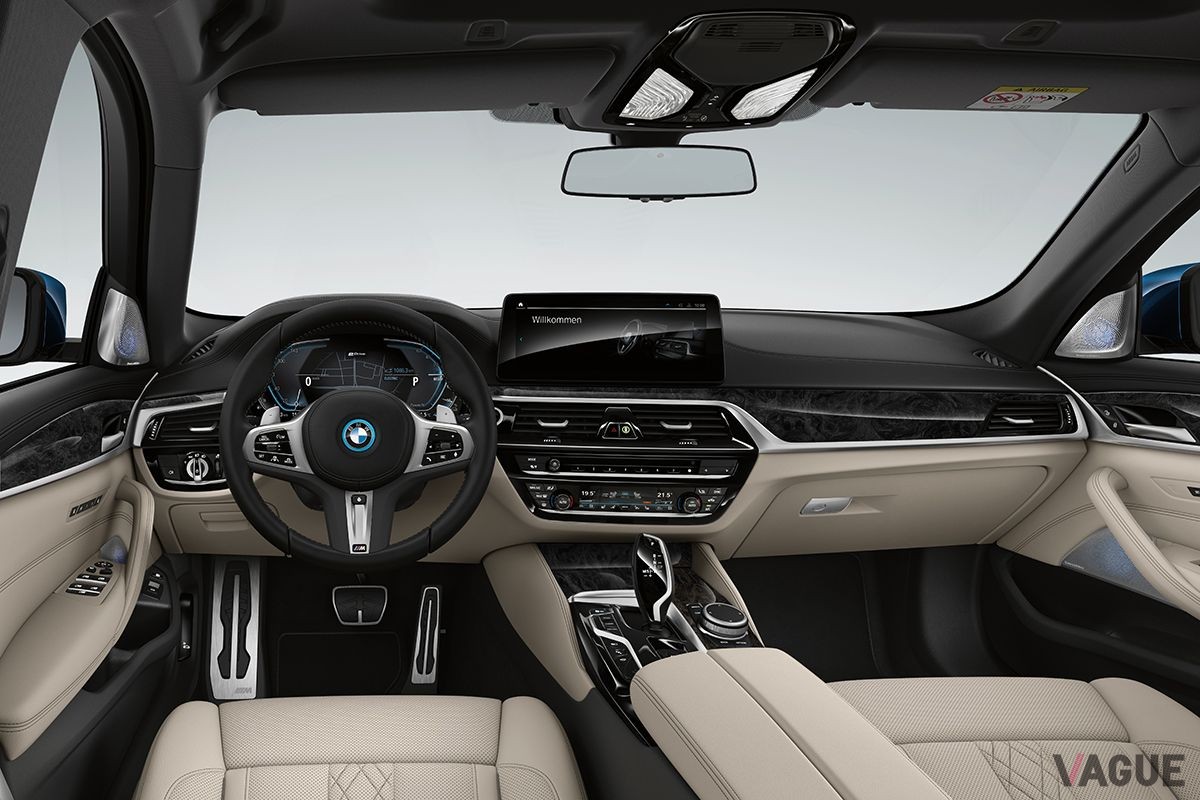 BMW「5シリーズ 50thアニバーサリーエディション」のインテリア