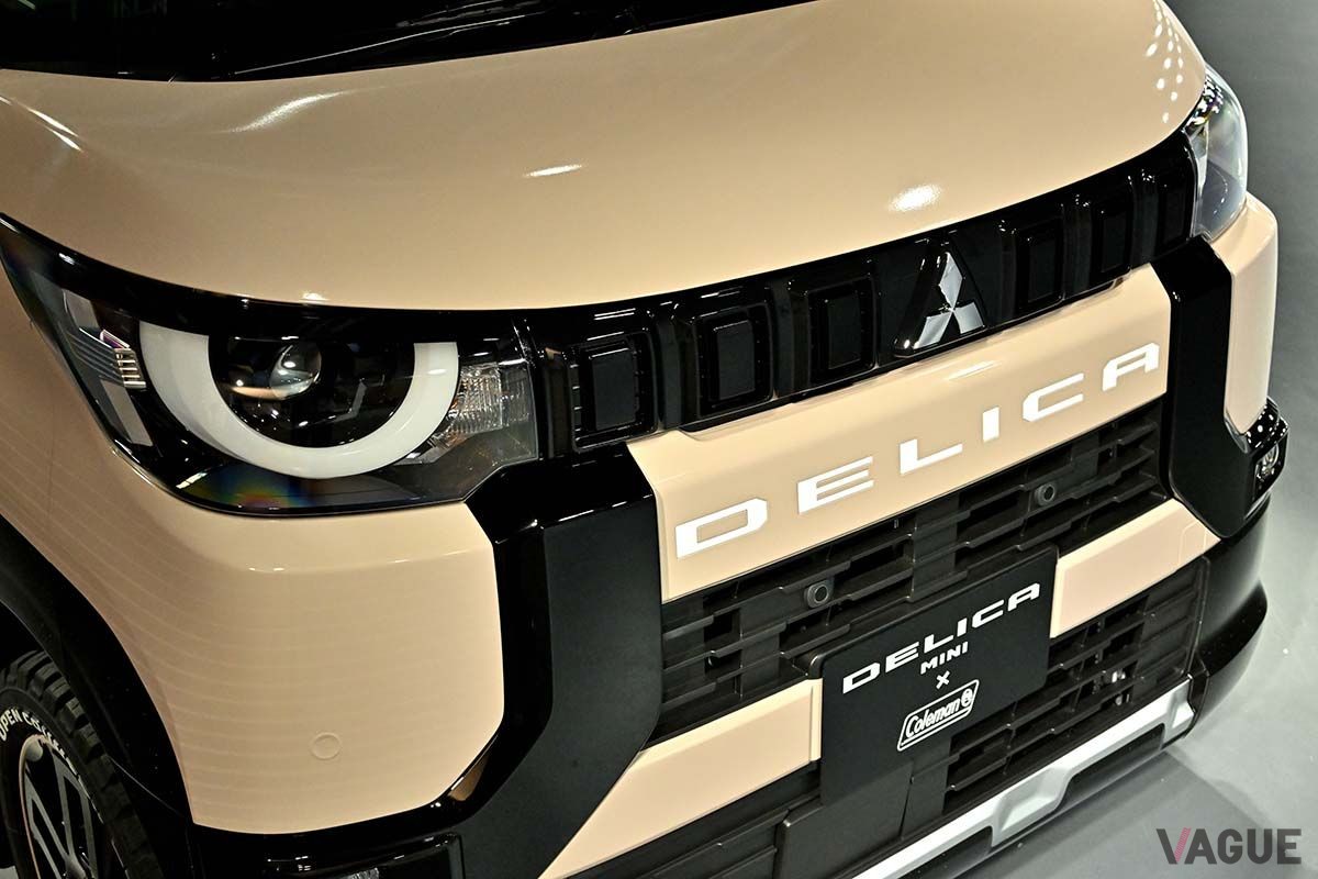 三菱新型「デリカミニ×コールマン」。コールマンとコラボレーションしたカスタムカーだ