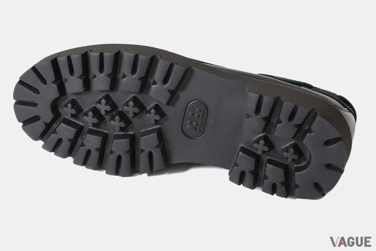 耐久性、グリップ力、クッション性に優れたラグソールを使用