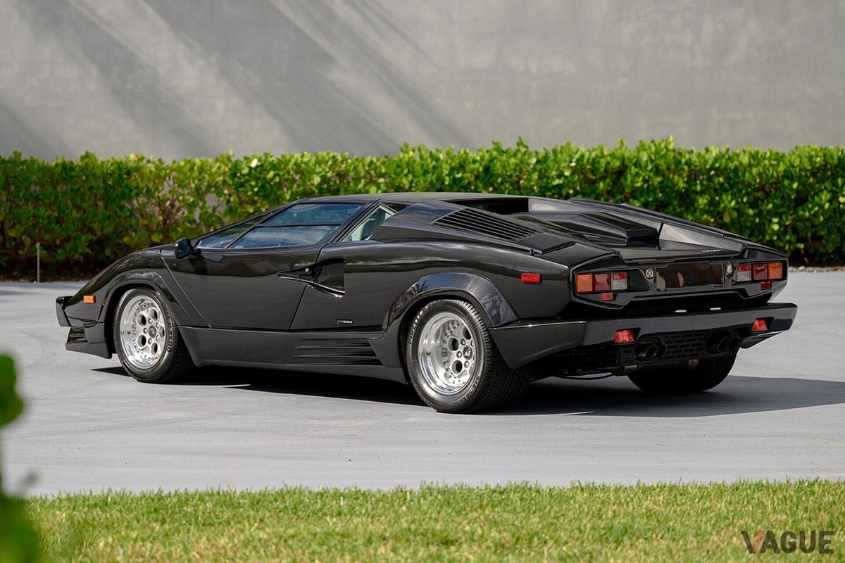 「カウンタック 25thアニバーサリー」は1998年から1990年にかけて、657台が生産された（C）RM Sotheby’s