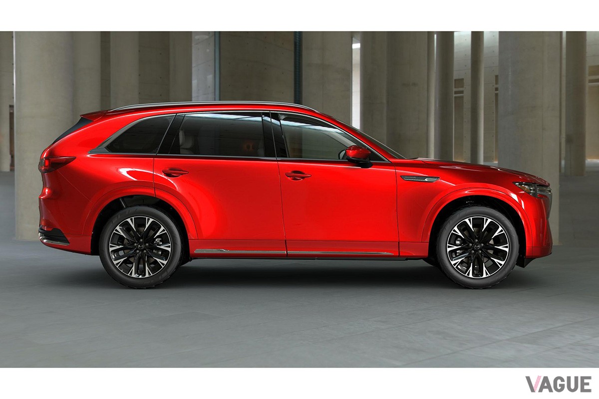 ソウルレッドクリスタルメタリックに塗られたマツダ「CX-90」