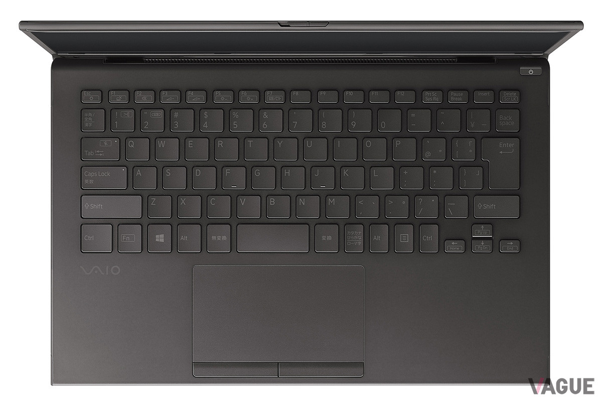 従来モデルと比べて面積を約190%大型化した大型タッチパッドにより、軽やかな操作を実現。クリックボタンが左右独立しているので誤操作も防げる