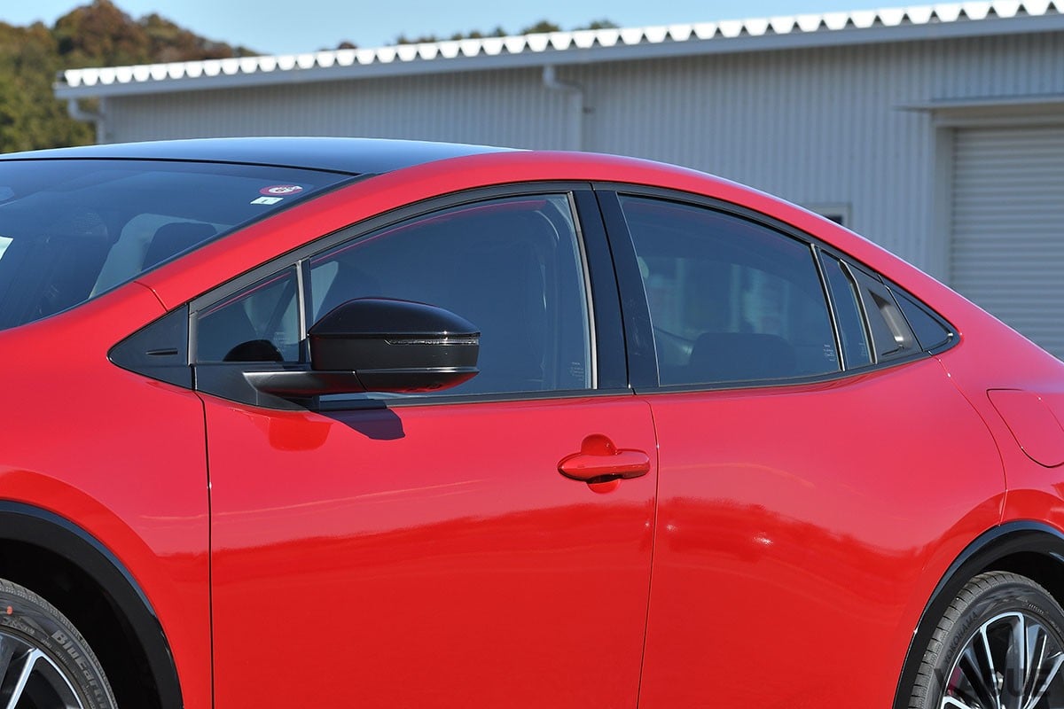 トヨタ新型「プリウス」は走りやデザインを重視して進化したものの、荷室のユーティリティもハイレベル。ゴルフ旅の足にも活躍しそうだ