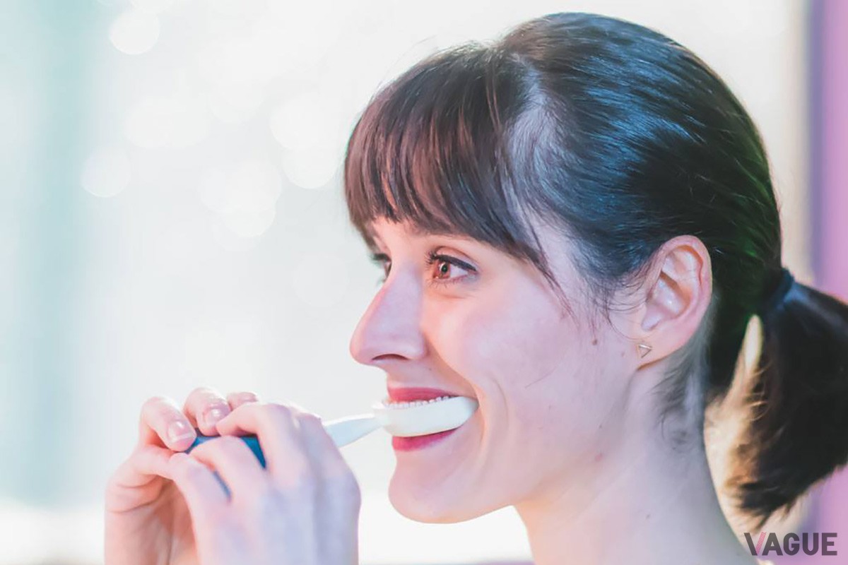 使用方法：Y-Brush（Yブラシ）を5秒間お口の中でちょっと動かしながら軽く噛む